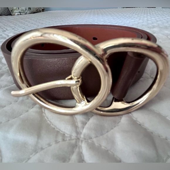 Beautiful Gold Tone Double Ring Women’s Brown Belt - Picture 2 of 6